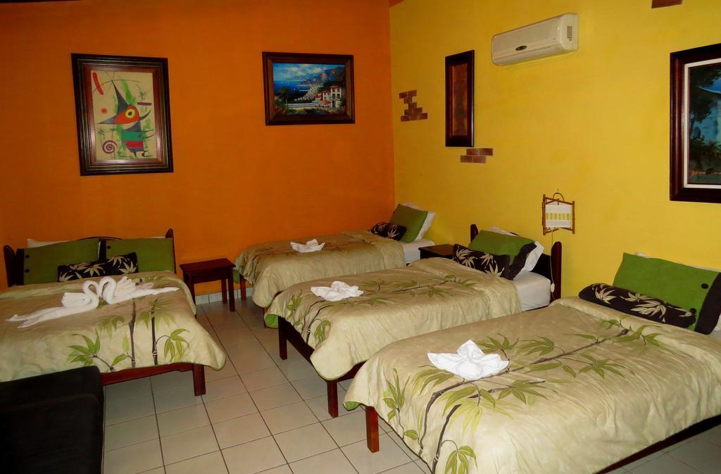 Hotel Vagabondo La Fortuna Luaran gambar