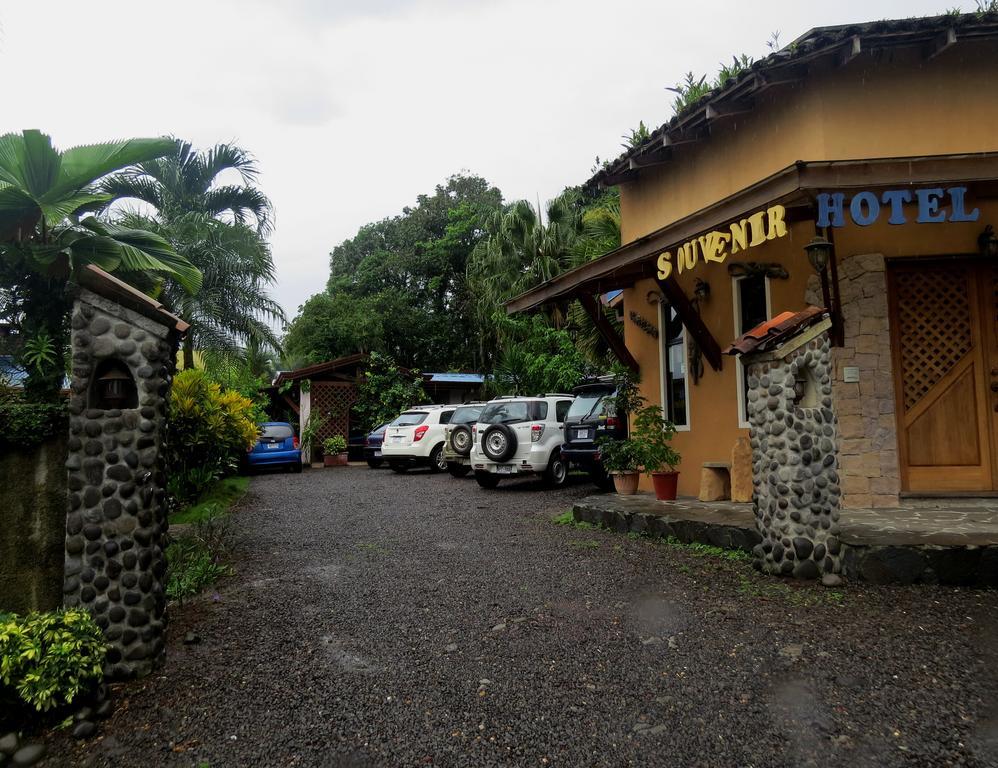 Hotel Vagabondo La Fortuna Luaran gambar