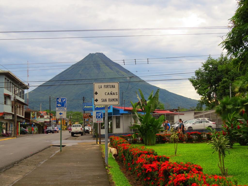 Hotel Vagabondo La Fortuna Luaran gambar