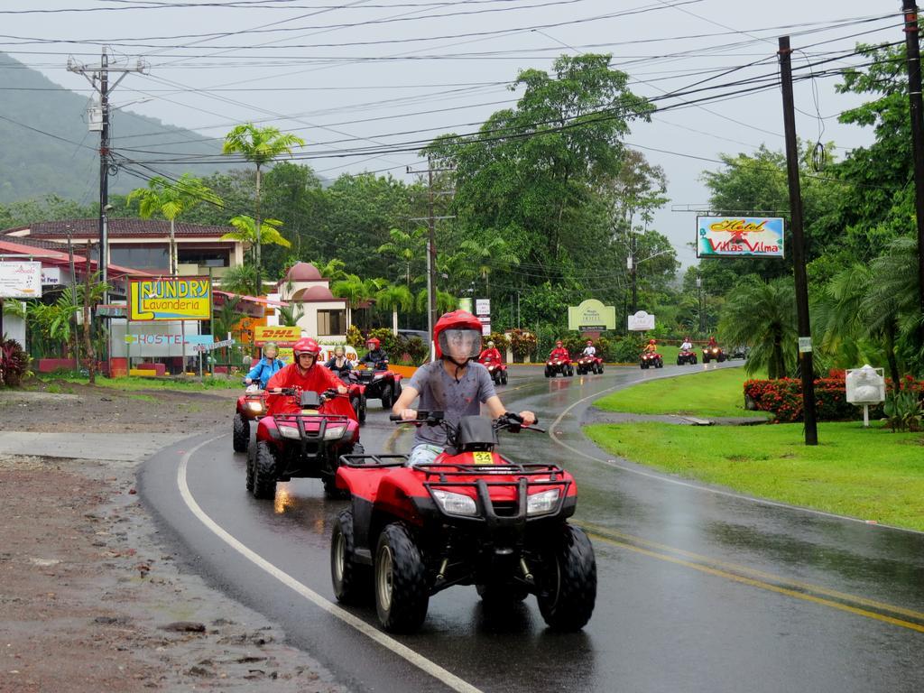 Hotel Vagabondo La Fortuna Luaran gambar