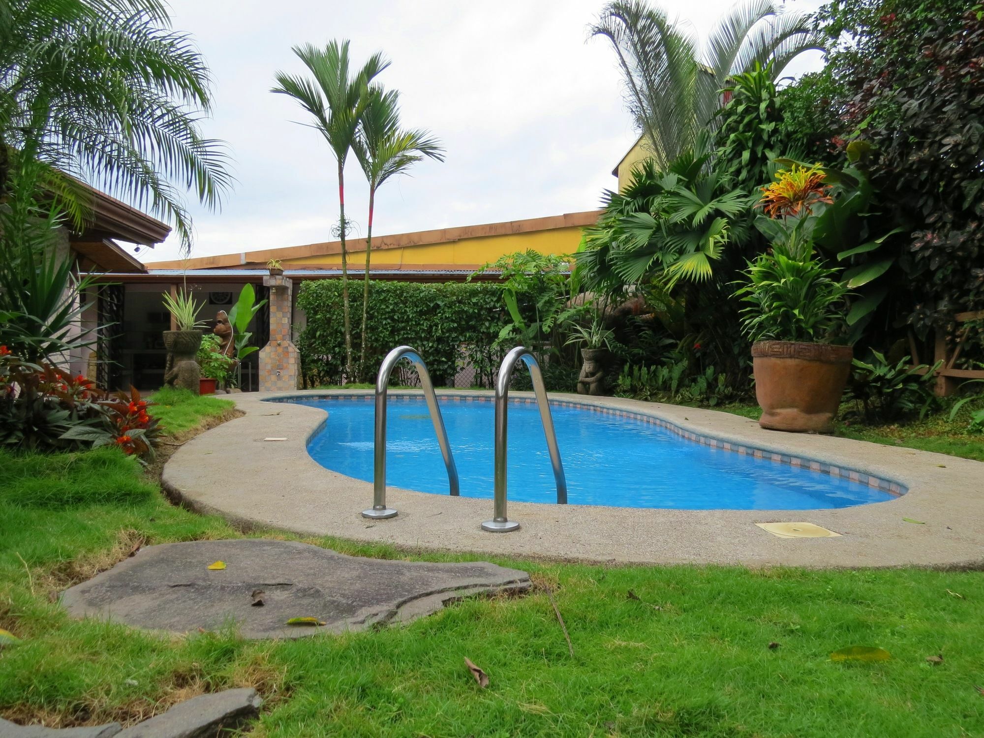 Hotel Vagabondo La Fortuna Luaran gambar